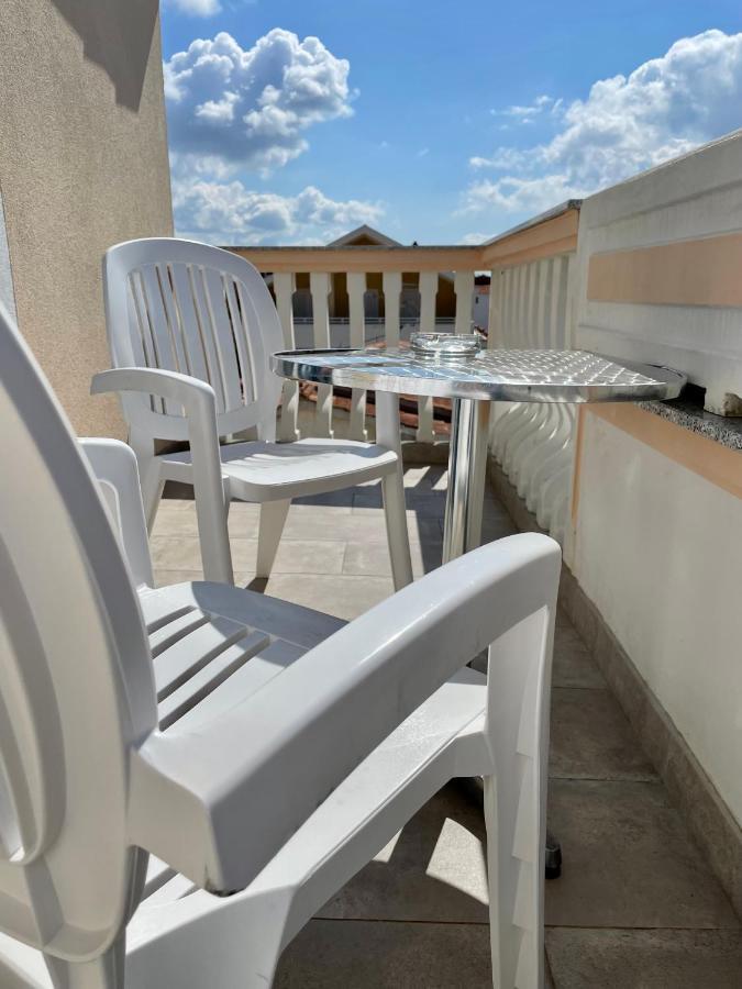 Rooms And Apartments Ana Zadar Exterior photo